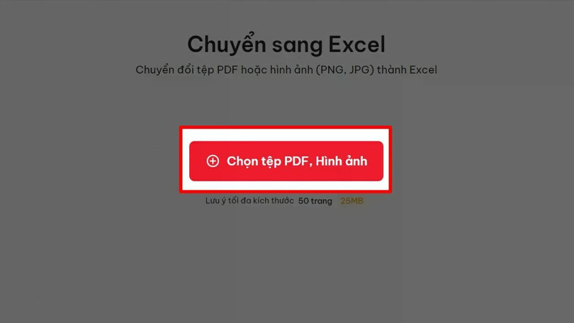 Nhấn vào Tải tệp lên và chọn ảnh cần chuyển đổi từ máy tính của bạn.