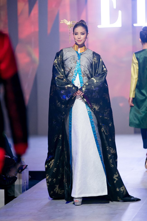 10 man catwalk an tuong cua thoi trang viet 2016