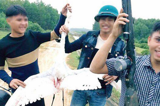 len facebook khoe chien tich san bat dong vat hoang da