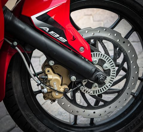 doi thu cua ktm rc200 gia hon 80 trieu dong