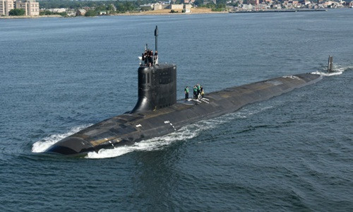 Tàu ngầm lớp Virginia USS Illinois trong một cuộc thử nghiệm. Ảnh: Popular Mechanics dien mao tuong lai ham doi 350 tau chien cua donald trump