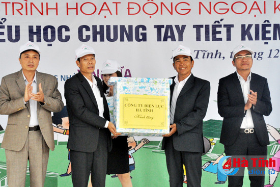 giup hoc sinh tieu hoc chung tay tiet kiem dien