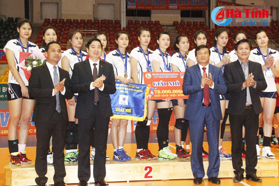 ngan hang cong thuong doat cup vo dich bong chuyen nu pv gas 2016