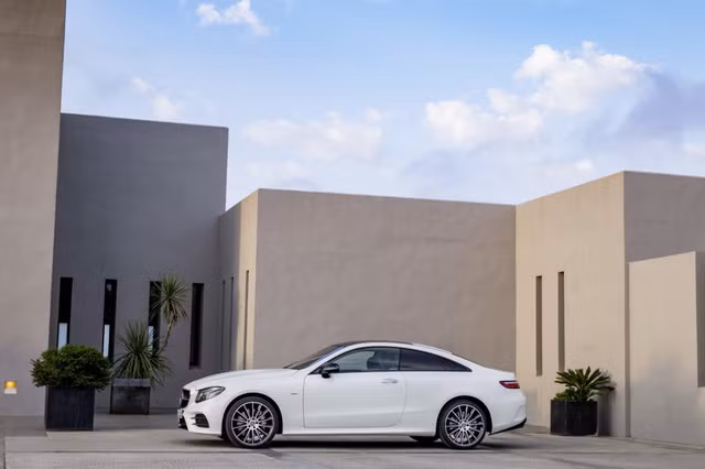 mercedes benz chinh thuc gioi thieu e class coupe moi
