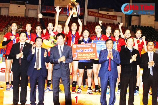 ngan hang cong thuong doat cup vo dich bong chuyen nu pv gas 2016