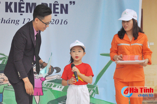 giup hoc sinh tieu hoc chung tay tiet kiem dien