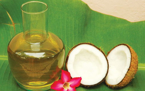 Dầu dừa tác dụng thần kì trong làm đẹp. dau dua than duoc duong da kho mua dong