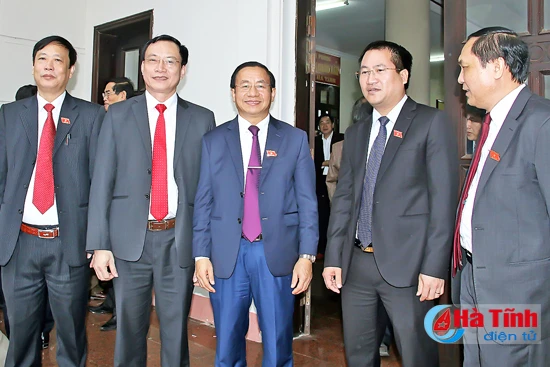 hien ke tim giai phap can co cho ke hoach phat trien nam 2017