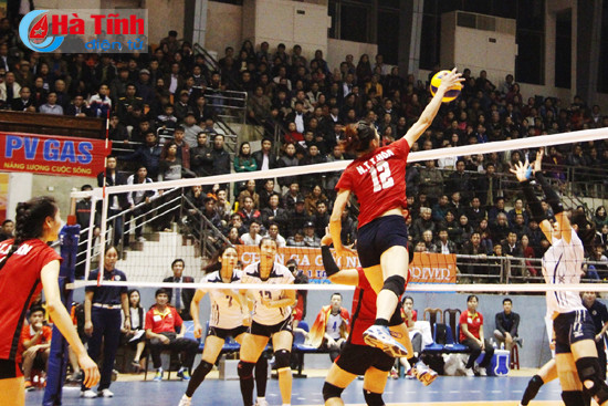 ngan hang cong thuong doat cup vo dich bong chuyen nu pv gas 2016