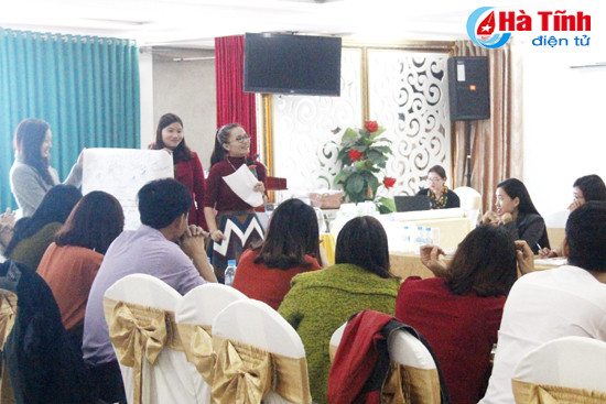 trang bi nghiep vu cho thuyet minh vien du lich bac trung bo