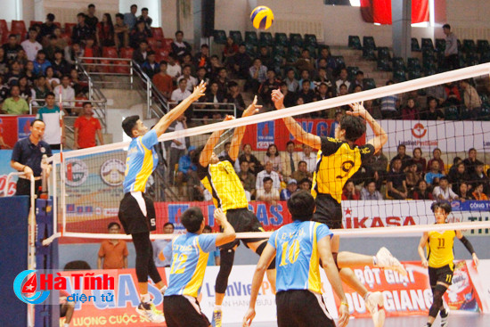 bong chuyen ha tinh niem vui nhan doi
