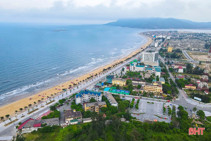 Toàn cảnh khu du lịch Thiên Cầm nhìn từ trên cao. bqbht_br_a1.jpg