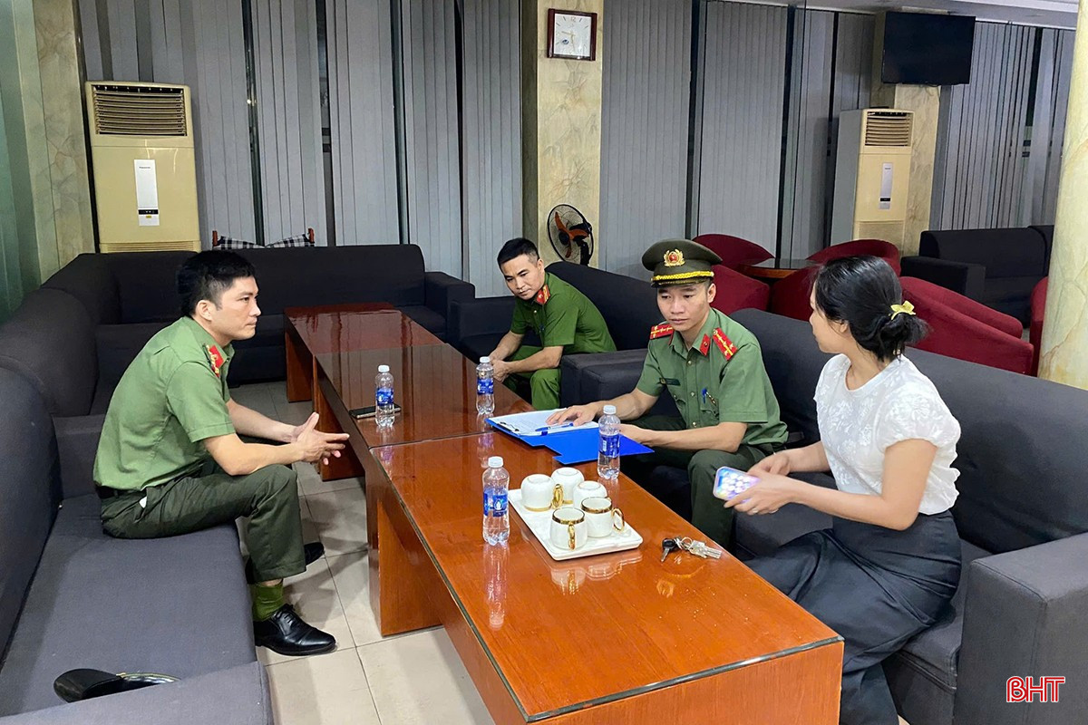 Công an phường Thành Sen kiểm tra cơ sở lưu trú trong dịp nghỉ lễ. bqbht_br_nghi-le-quoc-khanh-2-9-01b.jpg