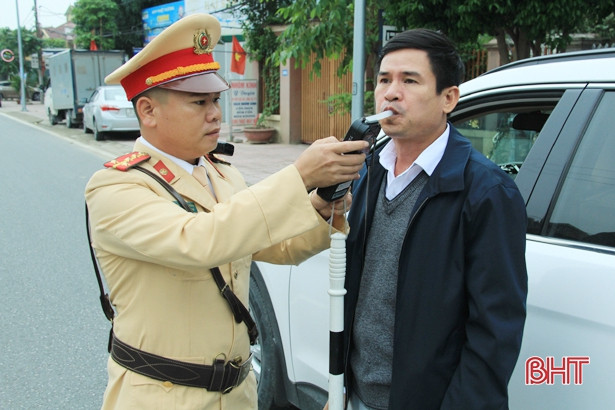 Công an Nghi Xuân xử phạt gần 300 triệu đồng vi phạm giao thông