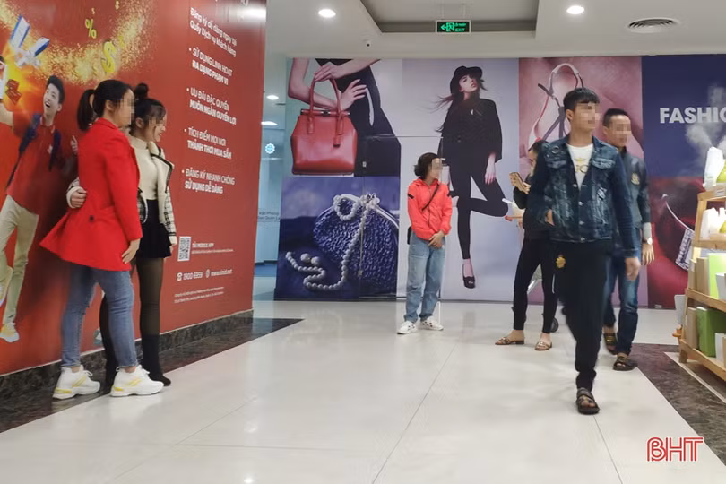 Người dân Hà Tĩnh vẫn lơ là, chủ quan phòng dịch Covid-19