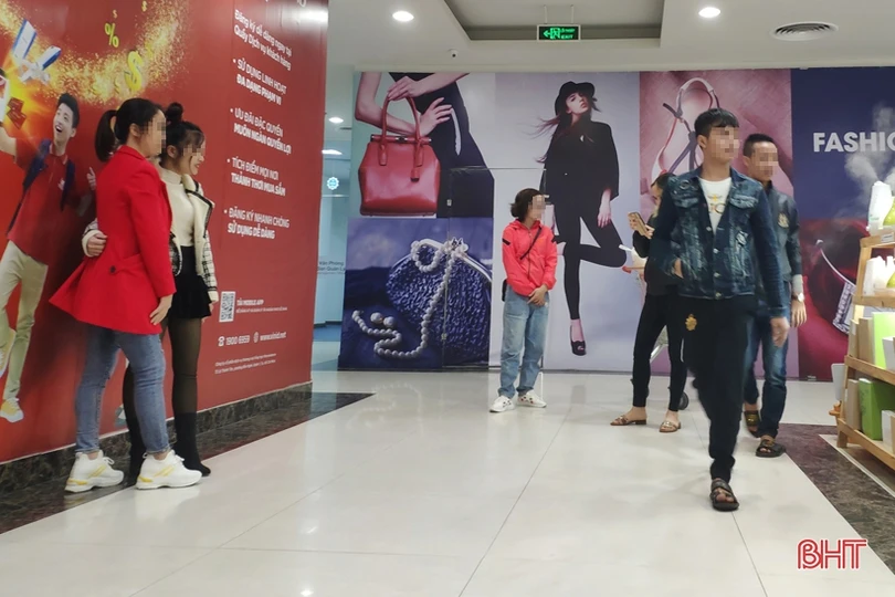 Người dân Hà Tĩnh vẫn lơ là, chủ quan phòng dịch Covid-19