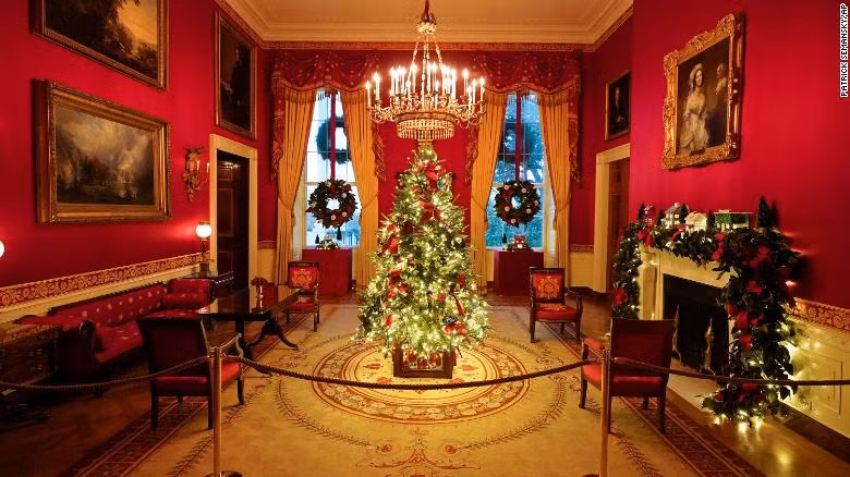 Nhà Trắng trang hoàng đón Giáng sinh cuối trong nhiệm kỳ của ông Trump