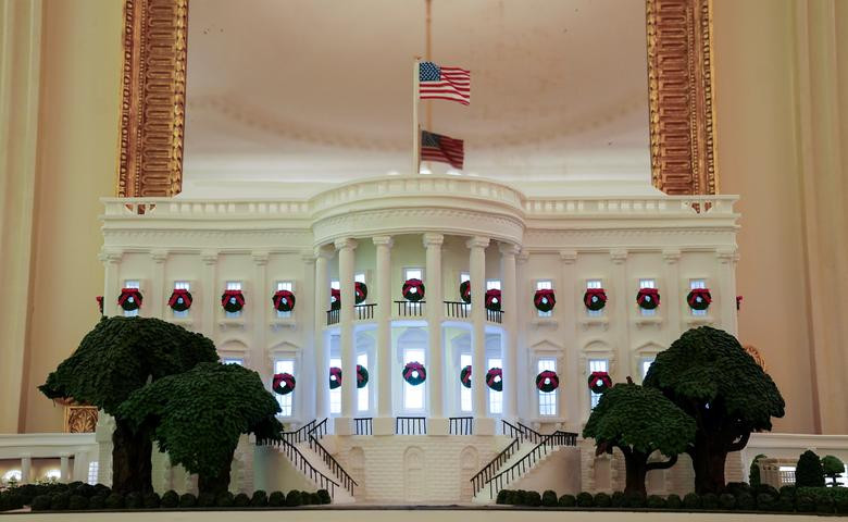 Nhà Trắng trang hoàng đón Giáng sinh cuối trong nhiệm kỳ của ông Trump