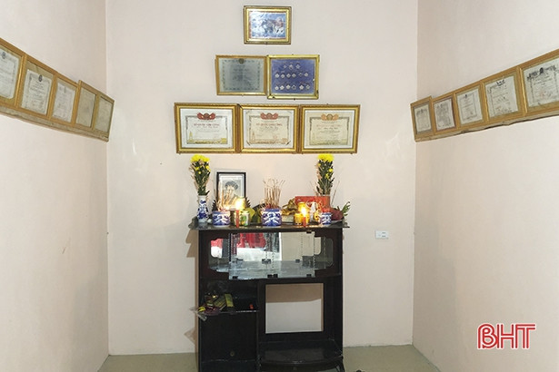 Bàn giao nhà tình nghĩa cho gia đình thương binh ở Đức Thọ