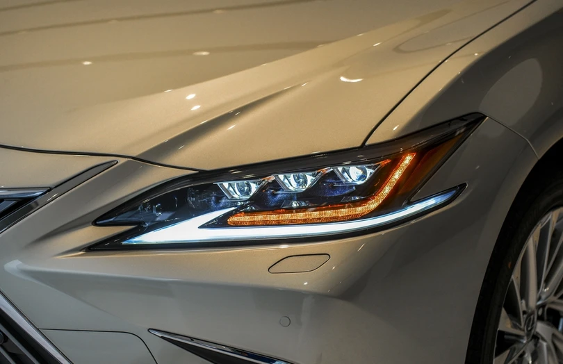 Lexus ES 2021 giá từ 2,54 tỷ đồng thay đổi những gì?