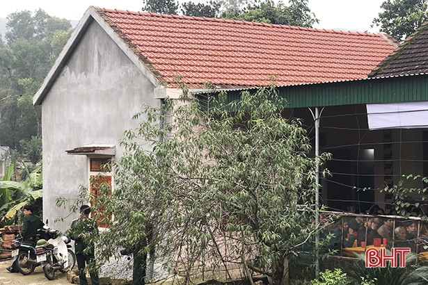 Bàn giao nhà tình nghĩa cho gia đình thương binh ở Đức Thọ