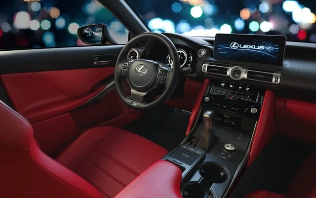 Lexus IS 2021 sắp về Việt Nam, đấu Mercedes-Benz C-Class và BMW 3-Series