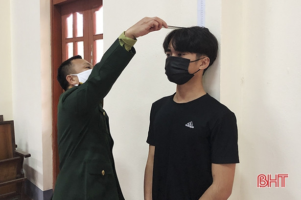 484 thanh niên Đức Thọ khám tuyển nghĩa vụ quân sự năm 2021