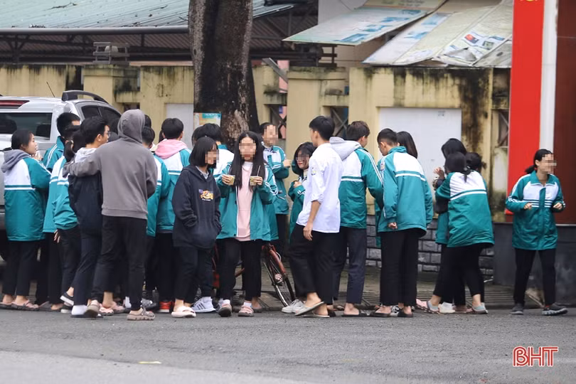 Người dân Hà Tĩnh vẫn lơ là, chủ quan phòng dịch Covid-19
