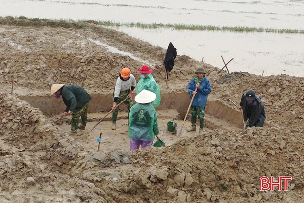 Phát hiện một số tiêu bản gốm sứ thời Trần cách đây gần 800 năm ở Hà Tĩnh