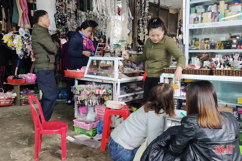 Người dân Hà Tĩnh vẫn lơ là, chủ quan phòng dịch Covid-19