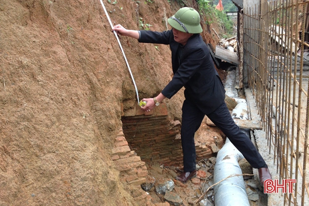 Thi công kênh tiêu nước, phát hiện ngôi mộ cổ khoảng 2.000 năm tuổi