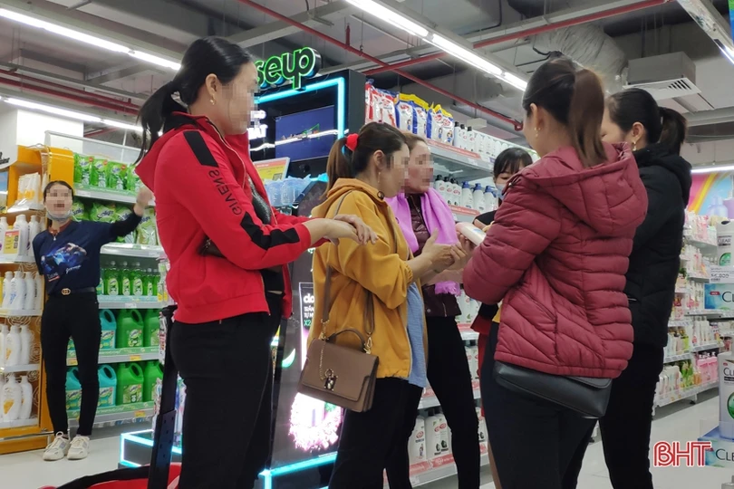 Người dân Hà Tĩnh vẫn lơ là, chủ quan phòng dịch Covid-19