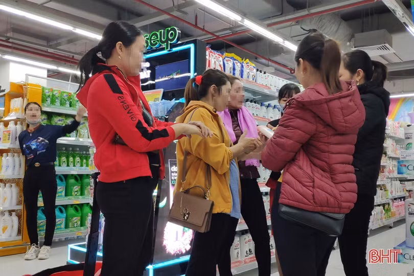 Người dân Hà Tĩnh vẫn lơ là, chủ quan phòng dịch Covid-19