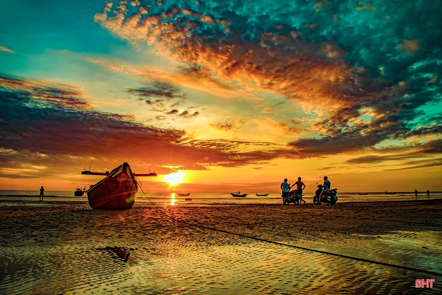 bqbht_br_binh-minh-tren-bien-ky-phu.jpg