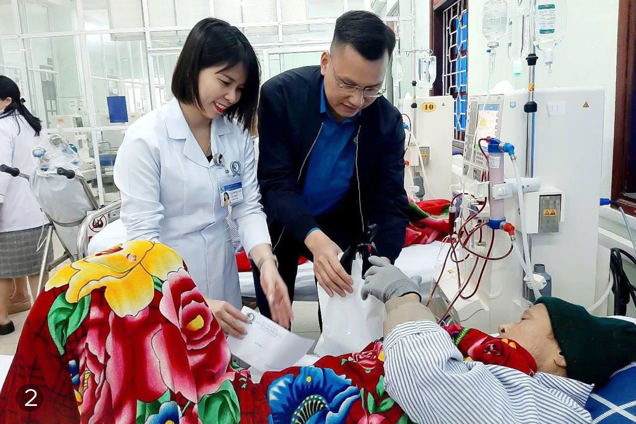 cong-doan-cac-khu-kinh-te-tinh-phoi-hop-bvdk-tx-ky-anh-tang-qua-cho-benh-nhan-kho-khan-anh-tu-lieu-9930.jpg