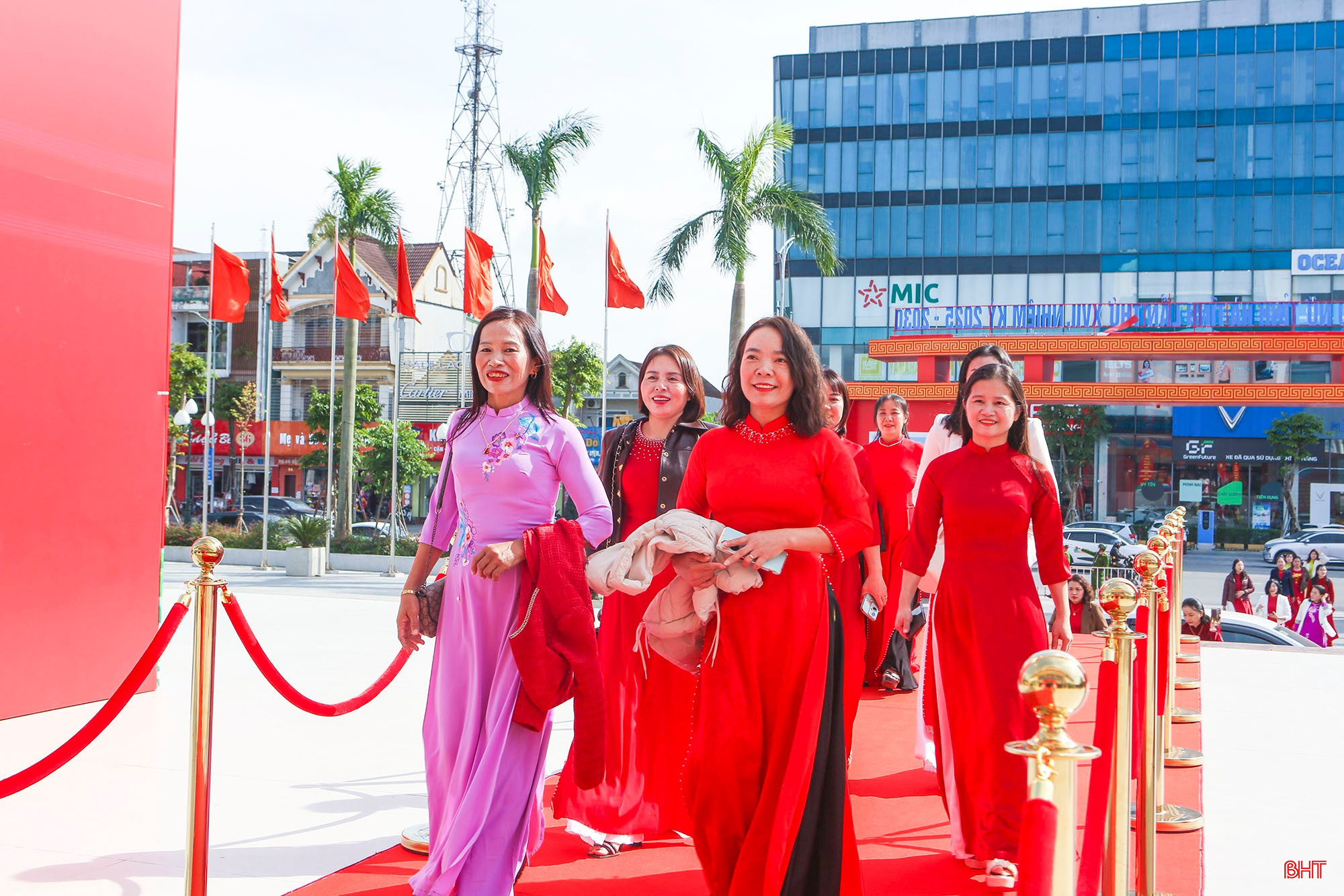 bqbht_br_cac-dai-bieu-ve-tham-du-dai-hoi-dai-bieu-phu-nu-ha-tinh-nhiem-ky-2025-2030.jpg