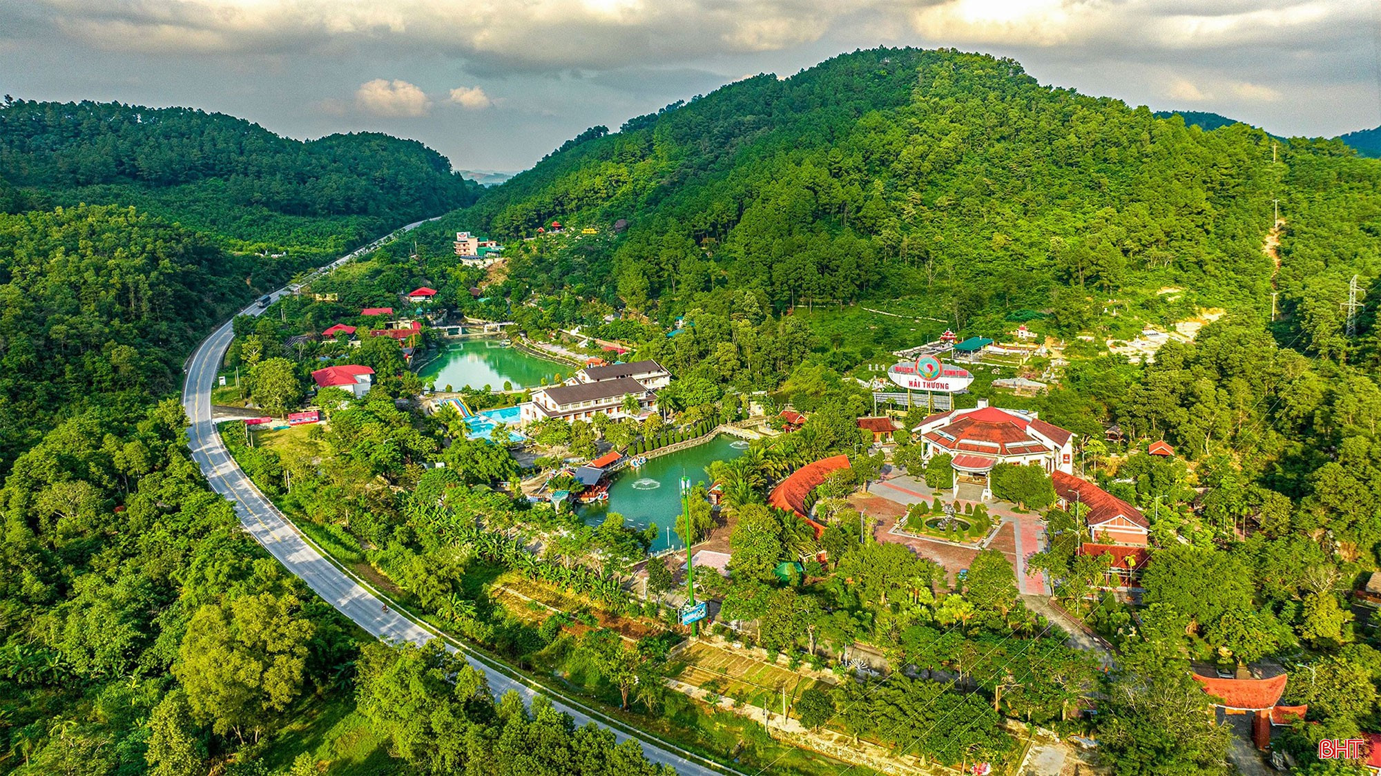 Khu du lịch sinh thái Hải Thượng (xã Hương Sơn) - mô hình du lịch phát huy giá trị di sản Hải Thượng Lãn Ông Lê Hữu Trác.