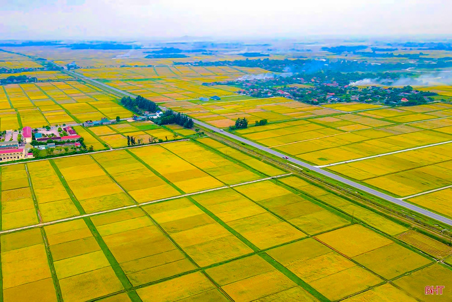 Bức tranh nông thôn mới xã Đồng Tiến hôm nay bật lên những gam màu tươi sáng, ấm no.