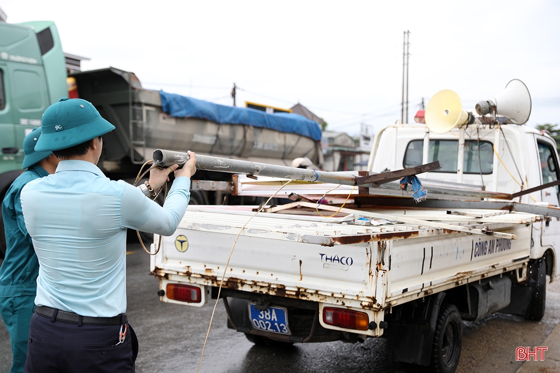 Thị xã Kỳ Anh mạnh tay xử lý vi phạm hành lang an toàn giao thông 