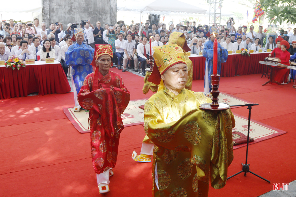 Trang nghiêm Lễ giỗ lần thứ 200 của Đại thi hào Nguyễn Du