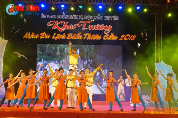thien cam chinh thuc khai truong mua du lich bien 2018