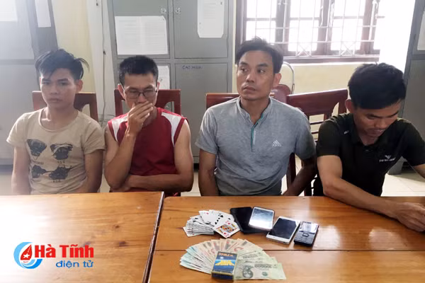 mot ngay bat 2 vu 11 doi tuong danh bac