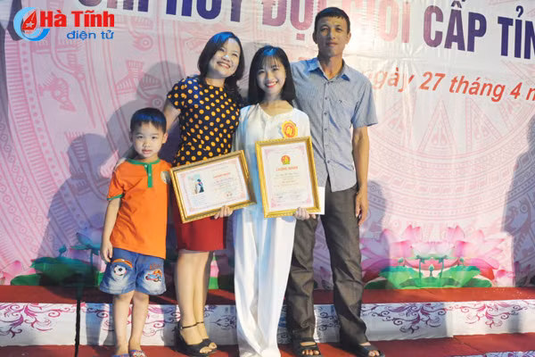 co be hat tieu gianh giai nhat chi huy doi gioi cap tinh