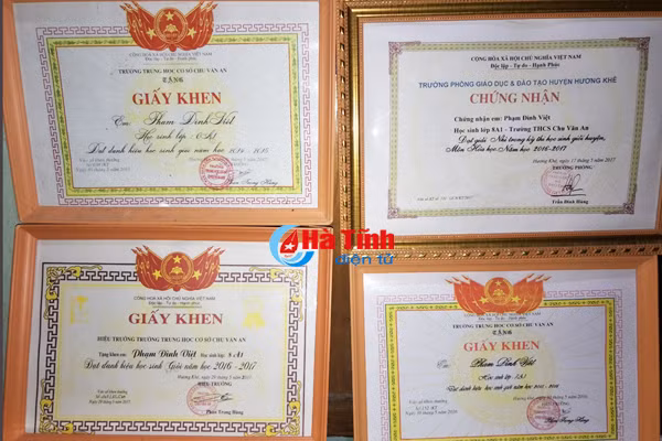 vuot len bat hanh nam sinh huong khe gianh giai nhi mon hoa hoc toan tinh