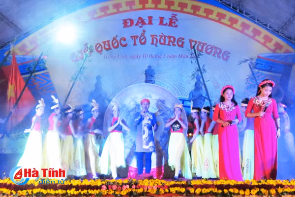 dac sac dem hoi tieng hat tu coi nguon