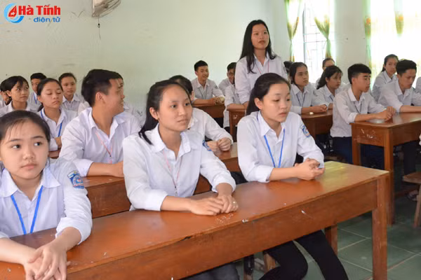 hoc sinh truong huyen gianh giai nhat cuoc thi atgt quoc gia