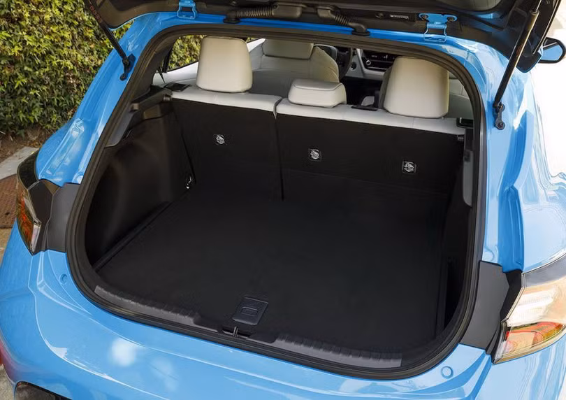 ngam toyota corolla 2019 doi thu cua honda civic va chevrolet cruze hatchback
