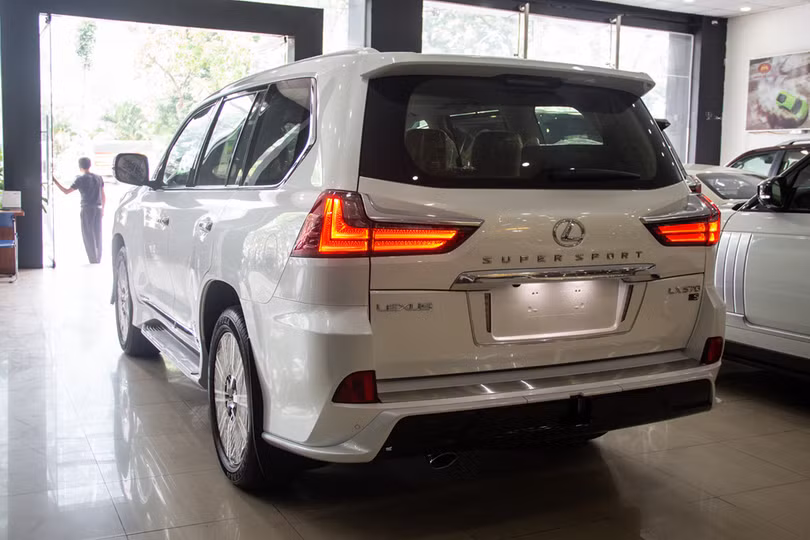 chi tiet lexus lx570 super sport gia gan 10 ty dong tai vn