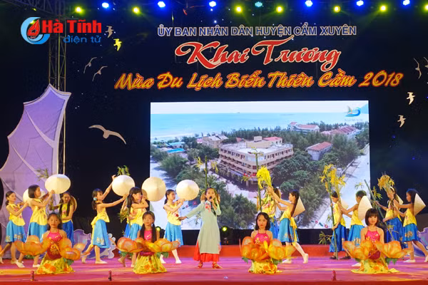 thien cam chinh thuc khai truong mua du lich bien 2018