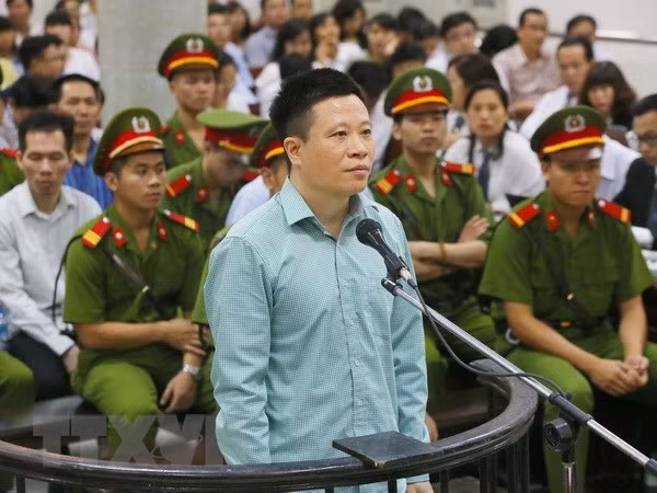 nhin lai cac vu an kinh te trong diem loi ich che mo ly tri